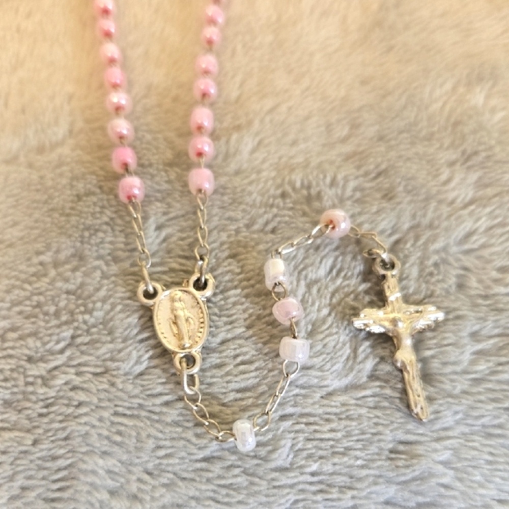 #534 Pink Beaded Rosary with Silver Cross - Picture 2 of 3